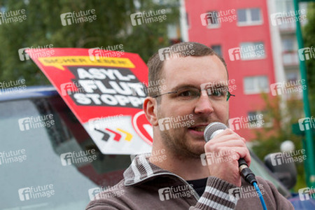NPD Kundgebung in Hellersdorf, Berlin