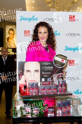 Andie MacDowell bei Douglas, Berlin