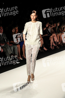 J. Mendel Fashion Show, Fashion Week New York