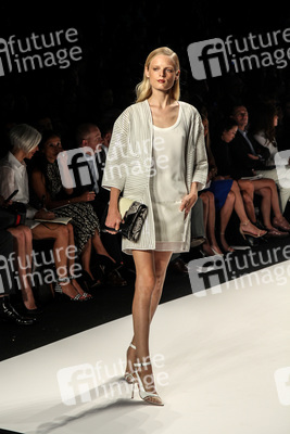 J. Mendel Fashion Show, Fashion Week New York