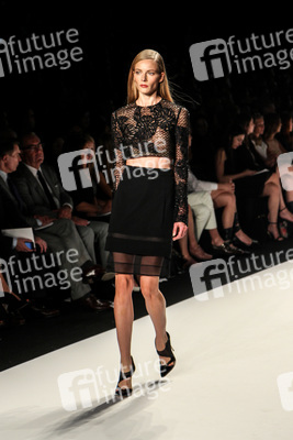 J. Mendel Fashion Show, Fashion Week New York