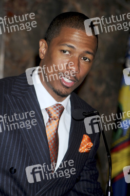 Nick Cannon erleuchtet das Empire State Building, New York