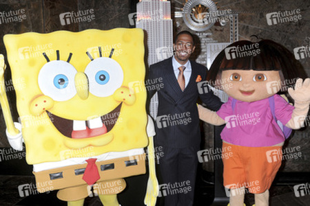 Nick Cannon erleuchtet das Empire State Building, New York