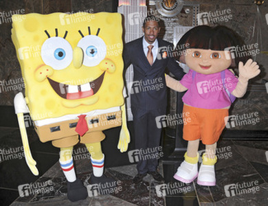 Nick Cannon erleuchtet das Empire State Building, New York