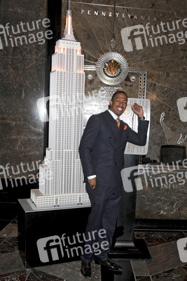 Nick Cannon erleuchtet das Empire State Building, New York