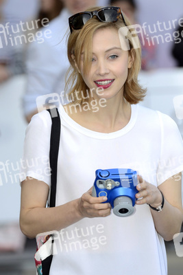 Sarah Gadon verlässt ihr Hotel, San Sebastian Film Festival 2013