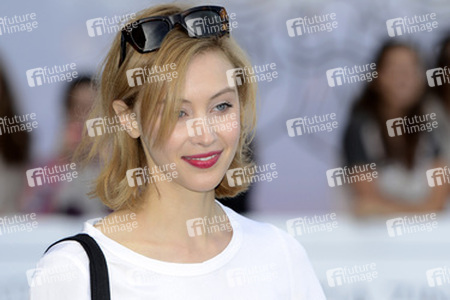 Sarah Gadon verlässt ihr Hotel, San Sebastian Film Festival 2013