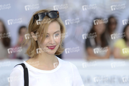 Sarah Gadon verlässt ihr Hotel, San Sebastian Film Festival 2013