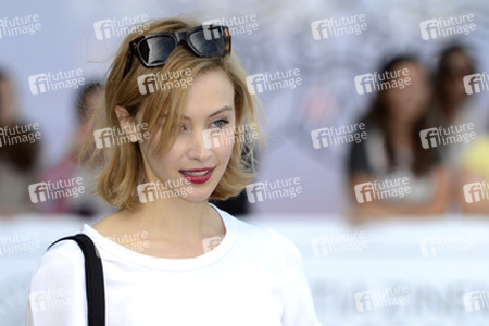 Sarah Gadon verlässt ihr Hotel, San Sebastian Film Festival 2013