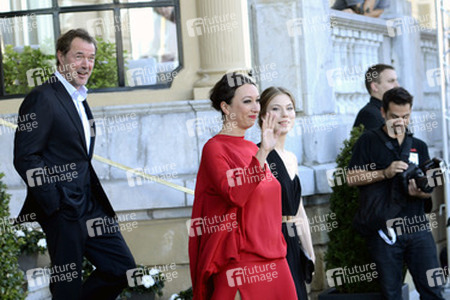 Der 'Oktober November' Cast verläßt sein Hotel, San Sebastian Film Festival 2013