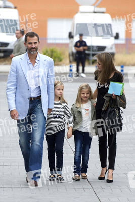 Die spanische königliche Familie besucht König Juan Carlos im Krankenhaus, Pozuelo de Alarcon