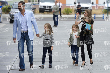 Die spanische königliche Familie besucht König Juan Carlos im Krankenhaus, Pozuelo de Alarcon