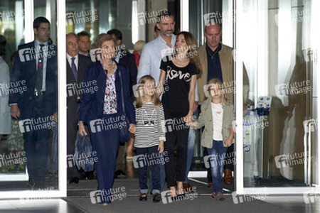Die spanische königliche Familie besucht König Juan Carlos im Krankenhaus, Pozuelo de Alarcon