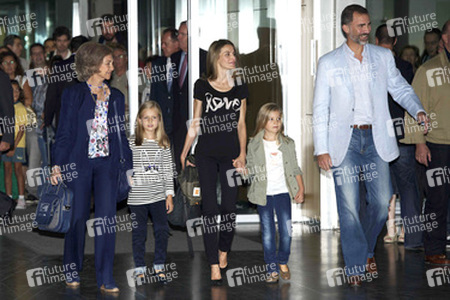 Die spanische königliche Familie besucht König Juan Carlos im Krankenhaus, Pozuelo de Alarcon