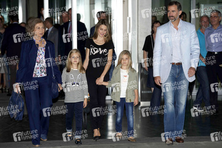 Die spanische königliche Familie besucht König Juan Carlos im Krankenhaus, Pozuelo de Alarcon