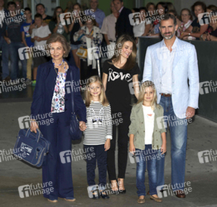 Die spanische königliche Familie besucht König Juan Carlos im Krankenhaus, Pozuelo de Alarcon