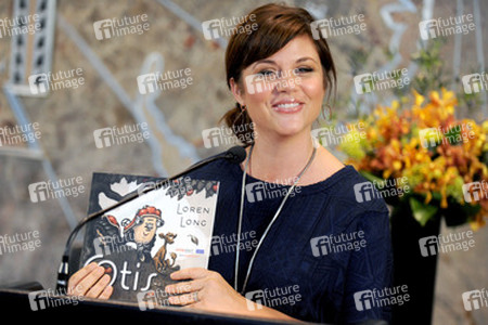 Tiffani Thiessen besucht das Empire State Building, New York