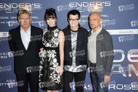 Harrison Ford, Hailee Steinfeld, Asa Butterfield, Ben Kingsley