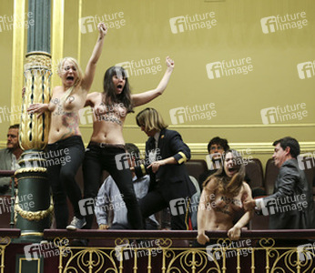 Inna Shevchenko, Pauline Hillier, Lara Alcazar