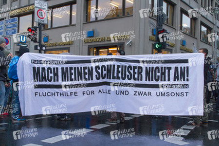 Asylbewerber Gedenk- und Protestdemonstration, Berlin