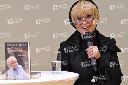 Ingrid Steeger: 'Und find es wunderbar' Buchpräsentation, Frankfurter Buchmesse