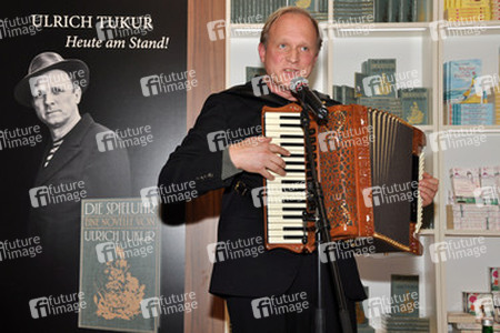 Ulrich Tukur: 'Die Spieluhr' Buchpräsentation, Frankfurter Buchmesse 2013