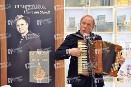 Ulrich Tukur: 'Die Spieluhr' Buchpräsentation, Frankfurter Buchmesse 2013
