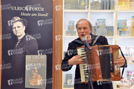 Ulrich Tukur: 'Die Spieluhr' Buchpräsentation, Frankfurter Buchmesse 2013