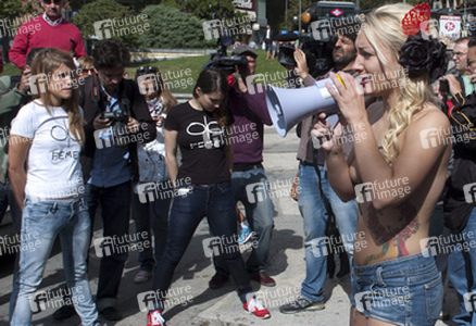 Inna Schewtschenko / Inna Shevchenko mit Femen Rekruten