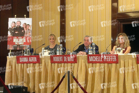 Dianna Agron, Robert De Niro, Michelle Pfeiffer