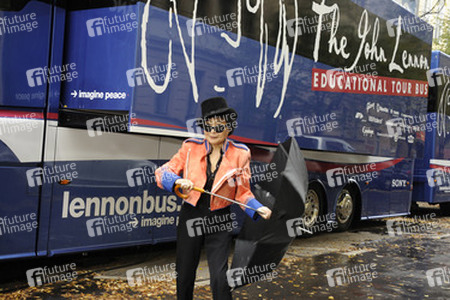 'John Lennon Educational Tour Bus' Pressetermin, Berlin