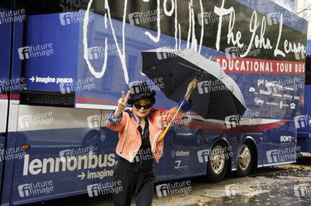 'John Lennon Educational Tour Bus' Pressetermin, Berlin