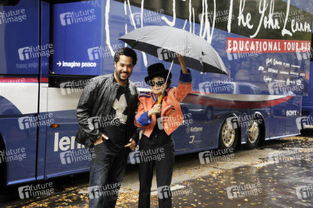 'John Lennon Educational Tour Bus' Pressetermin, Berlin