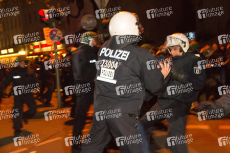 Demonstration gegen europäische Asylbewerbergesetze in Kreuzberg, Berlin