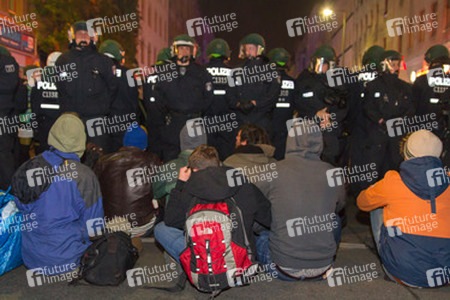 Demonstration gegen europäische Asylbewerbergesetze in Kreuzberg, Berlin