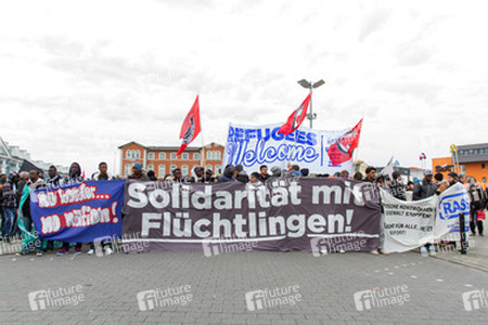 Demonstration 'Welcome Refugees - Solidarität mit Flüchtlingen', Rostock