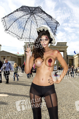 Micaela Schäfer Halloween Photoshooting, Berlin