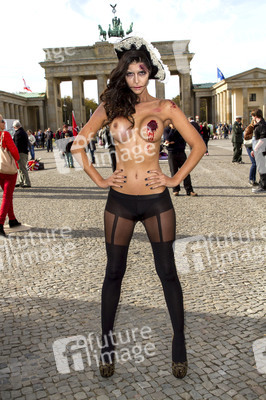 Micaela Schäfer Halloween Photoshooting, Berlin