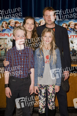 Emil von Schönfels, Yvonne Catterfeld, Flora Li Thiemann, Devid Striesow