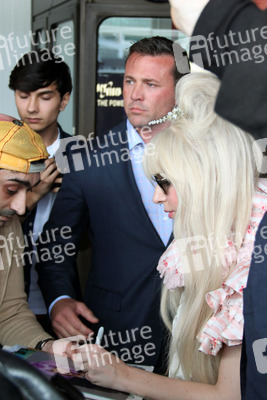 Ankunft von Lady Gaga am Flughafen, Berlin