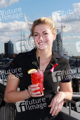 Nina Bott unterstützt Pinktober Kampagne, Hamburg