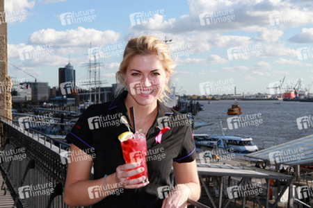 Nina Bott unterstützt Pinktober Kampagne, Hamburg