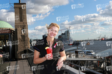 Nina Bott unterstützt Pinktober Kampagne, Hamburg