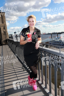 Nina Bott unterstützt Pinktober Kampagne, Hamburg