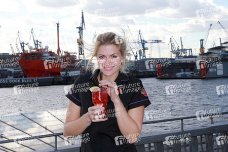 Nina Bott unterstützt Pinktober Kampagne, Hamburg