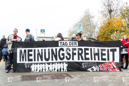 Demonstration rechter Gruppen in Marzahn-Hellersdorf, Berlin