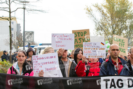 Demonstration rechter Gruppen in Marzahn-Hellersdorf, Berlin