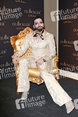 'Glööckler by Ulla Popken' Präsentaion. Hamburg