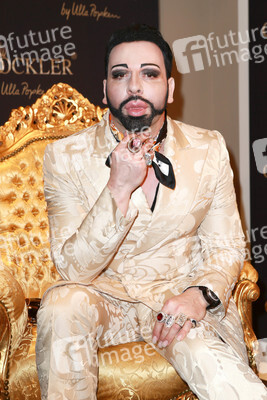 'Glööckler by Ulla Popken' Präsentaion. Hamburg