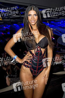 Micaela Schaefer feiert ihren 30. Geburtstag, Berlin